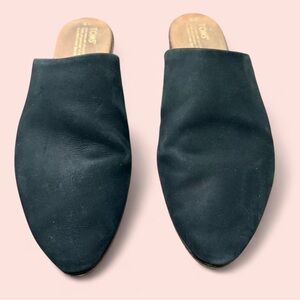 TOMS Women's Dark Gray Leather Suede Mules